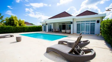 Villa de 3 habitaciones en la segunda fila del mar