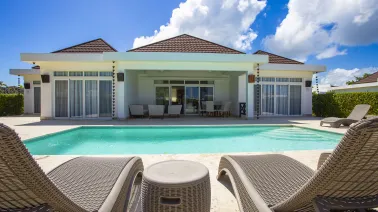 Villa de 3 habitaciones en la segunda fila del mar