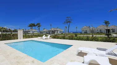 Villa de 3 habitaciones en la segunda fila del mar