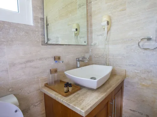 VILLA DE 3 HABITACIONES FRENTE AL OCÉANO