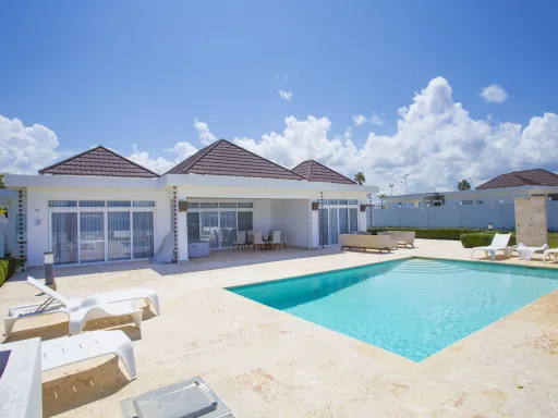 Villa de 3 habitaciones frente al océano