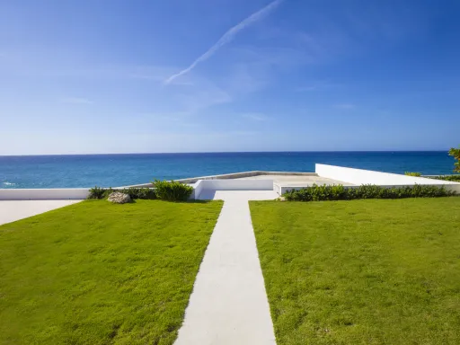 VILLA DE 3 HABITACIONES FRENTE AL OCÉANO