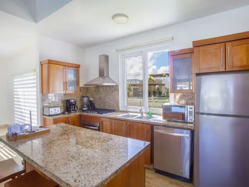 Three-bedroom villa on the second line