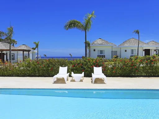 Three-bedroom villa on the second line