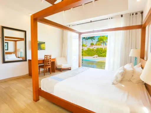 Three-bedroom villa on the second line