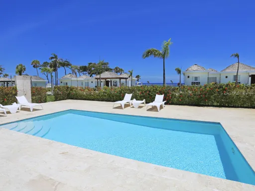 Three-bedroom villa on the second line