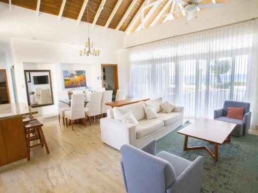 VILLA DE 3 HABITACIONES FRENTE AL OCÉANO